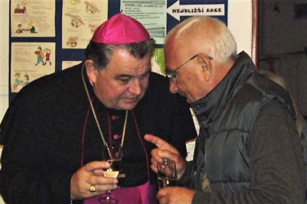 V roce 2010 s Monsignorem Dominikem Dukou, s budoucím primasem českým a kardinálem.